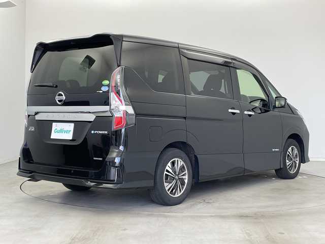日産 セレナ e－パワー ハイウェイスター V 新潟県 2021(令3)年 5.3万km ダイヤモンドブラック 純正大画面メモリーナビ/CD/DVD/USB/HDMI/Bluetooth/SD/フルセグTV/アラウンドビューモニター/両側パワースライドドア/プロパイロット/車線逸脱防止支援システム/アラウンドビューモニター/インテリジェントルームミラー/インテリジェントパーキングアシスト/オートブレーキホールド/LEDオートヘッドライト/ハイビームアシスト/シートヒーター/ステアリングヒーター/革ステアリング/純正16インチアルミホイール/純正フロアマット/ドアバイザー/スマートキー/プッシュスタート/純正ドライブレコーダー/ビルトインETC