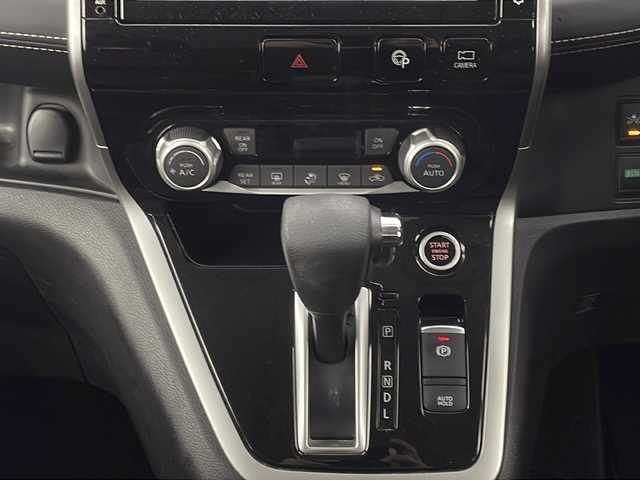 日産 セレナ ハイウェイスター 新潟県 2019(平31)年 5.8万km ブリリアントホワイトパール 4WD/プロパイロット/フリップダウンモニター/純正SDナビ/(AM/FM/CD/DVD/SD/フルセグ/Bluetooth)/全方位モニター/前方ドライブレコーダー/両側パワースライドドア/インテリジェンスクルーズコントロール/LEDオートライト/純正アルミホイール付夏タイヤ積込/エンジンスターター/ステアリングリモコン/スマートキー/ETC