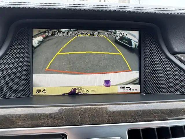 メルセデス・ベンツ ＣＬＳ６３ 熊本県 2011(平23)年 13.6万km ダイヤモンドホワイト ・スマートキー/・プッシュスタート/・インテリジェントライトシステム/・アダプティブハイビーム/・アテンションアシスト/・黒革シート/・前席エアシート＆シートヒーター /・純正HDDナビ/　【DVD・Bluetooth・MSV】/・harman/kardonサウンドシステム/・フルセグTV/・バックカメラ/・ETC/・パワートランク/・HID/・リアスポイラー/・純正マット/・保証書/取説