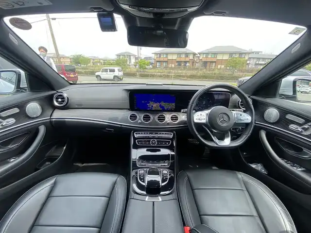 メルセデス・ベンツ Ｅ２２０ｄ ステーションワゴン スポーツ 福岡県 2019(平31)年 5.2万km シルバー ・サンルーフ/・アダプティブクルーズコントロール/・純正HDDナビ/USB/Bluetooth/・全方位カメラ/・黒革シート/シートヒーター/・前後ドライブレコーダー/・フルセグ/・ETC/・純正19AW/・プッシュスタート/・アイドリングストップ/・スマートキー/・スペアキー/・パワーシート/・レーンキープアシスト/・LEDライト