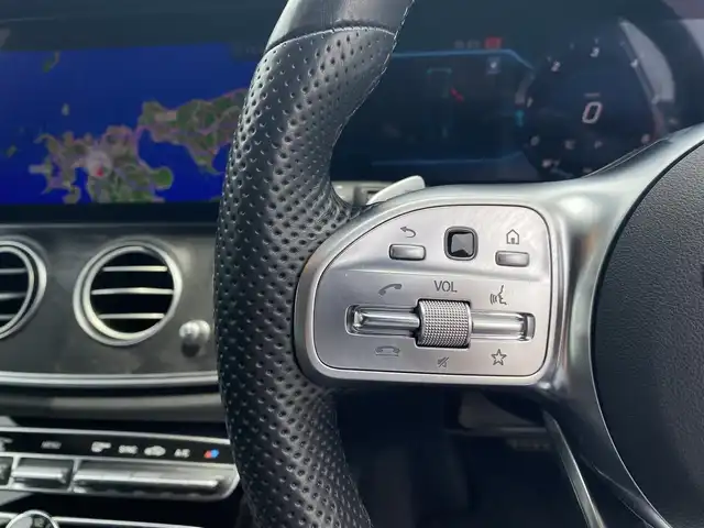 メルセデス・ベンツ Ｅ２２０ｄ ステーションワゴン スポーツ 福岡県 2019(平31)年 5.2万km シルバー ・サンルーフ/・アダプティブクルーズコントロール/・純正HDDナビ/USB/Bluetooth/・全方位カメラ/・黒革シート/シートヒーター/・前後ドライブレコーダー/・フルセグ/・ETC/・純正19AW/・プッシュスタート/・アイドリングストップ/・スマートキー/・スペアキー/・パワーシート/・レーンキープアシスト/・LEDライト