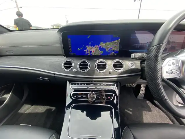 メルセデス・ベンツ Ｅ２２０ｄ ステーションワゴン スポーツ 福岡県 2019(平31)年 5.2万km シルバー ・サンルーフ/・アダプティブクルーズコントロール/・純正HDDナビ/USB/Bluetooth/・全方位カメラ/・黒革シート/シートヒーター/・前後ドライブレコーダー/・フルセグ/・ETC/・純正19AW/・プッシュスタート/・アイドリングストップ/・スマートキー/・スペアキー/・パワーシート/・レーンキープアシスト/・LEDライト