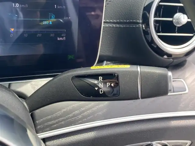 メルセデス・ベンツ Ｅ２２０ｄ ステーションワゴン スポーツ 福岡県 2019(平31)年 5.2万km シルバー ・サンルーフ/・アダプティブクルーズコントロール/・純正HDDナビ/USB/Bluetooth/・全方位カメラ/・黒革シート/シートヒーター/・前後ドライブレコーダー/・フルセグ/・ETC/・純正19AW/・プッシュスタート/・アイドリングストップ/・スマートキー/・スペアキー/・パワーシート/・レーンキープアシスト/・LEDライト