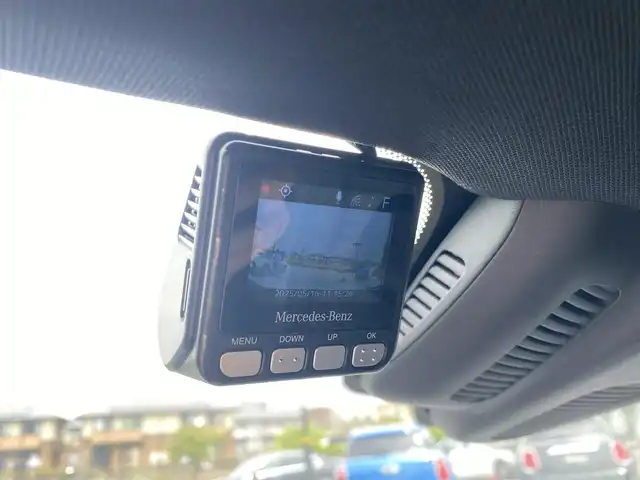 メルセデス・ベンツ Ｅ２２０ｄ ステーションワゴン スポーツ 福岡県 2019(平31)年 5.2万km シルバー ・サンルーフ/・アダプティブクルーズコントロール/・純正HDDナビ/USB/Bluetooth/・全方位カメラ/・黒革シート/シートヒーター/・前後ドライブレコーダー/・フルセグ/・ETC/・純正19AW/・プッシュスタート/・アイドリングストップ/・スマートキー/・スペアキー/・パワーシート/・レーンキープアシスト/・LEDライト