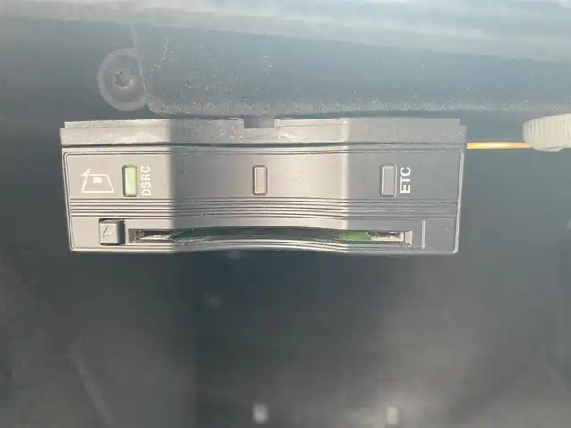 メルセデス・ベンツ Ｅ２２０ｄ ステーションワゴン スポーツ 福岡県 2019(平31)年 5.2万km シルバー ・サンルーフ/・アダプティブクルーズコントロール/・純正HDDナビ/USB/Bluetooth/・全方位カメラ/・黒革シート/シートヒーター/・前後ドライブレコーダー/・フルセグ/・ETC/・純正19AW/・プッシュスタート/・アイドリングストップ/・スマートキー/・スペアキー/・パワーシート/・レーンキープアシスト/・LEDライト