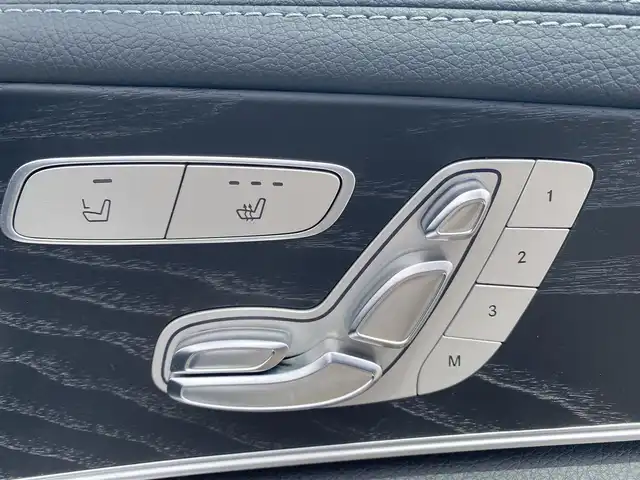 メルセデス・ベンツ Ｅ２２０ｄ ステーションワゴン スポーツ 福岡県 2019(平31)年 5.2万km シルバー ・サンルーフ/・アダプティブクルーズコントロール/・純正HDDナビ/USB/Bluetooth/・全方位カメラ/・黒革シート/シートヒーター/・前後ドライブレコーダー/・フルセグ/・ETC/・純正19AW/・プッシュスタート/・アイドリングストップ/・スマートキー/・スペアキー/・パワーシート/・レーンキープアシスト/・LEDライト