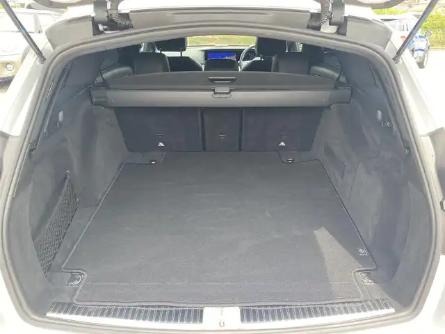 メルセデス・ベンツ Ｅ２２０ｄ ステーションワゴン スポーツ 福岡県 2019(平31)年 5.2万km シルバー ・サンルーフ/・アダプティブクルーズコントロール/・純正HDDナビ/USB/Bluetooth/・全方位カメラ/・黒革シート/シートヒーター/・前後ドライブレコーダー/・フルセグ/・ETC/・純正19AW/・プッシュスタート/・アイドリングストップ/・スマートキー/・スペアキー/・パワーシート/・レーンキープアシスト/・LEDライト