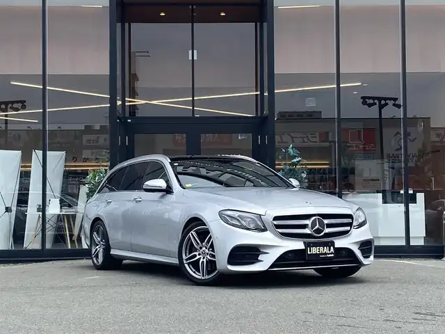 メルセデス・ベンツ Ｅ２２０ｄ ステーションワゴン スポーツ 福岡県 2019(平31)年 5.2万km シルバー ・サンルーフ/・アダプティブクルーズコントロール/・純正HDDナビ/USB/Bluetooth/・全方位カメラ/・黒革シート/シートヒーター/・前後ドライブレコーダー/・フルセグ/・ETC/・純正19AW/・プッシュスタート/・アイドリングストップ/・スマートキー/・スペアキー/・パワーシート/・レーンキープアシスト/・LEDライト