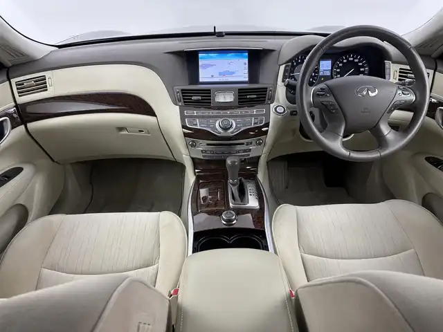 日産 フーガ ハイブリッド 埼玉県 2015(平27)年 3.8万km スーパーブラック 純正ナビ(フルセグ/CD/AM/FM)/ビルトインETC/前方ドライブレコーダー/アラウンドビューモニター/シートメモリー/パワーシートD+N席/純正アルミホイール１８インチ/レーダークルーズコントロール/コーナーセンサー前後/ＬＥＤヘッドライト/プッシュスタート/スマートキー/フロアマット純正
