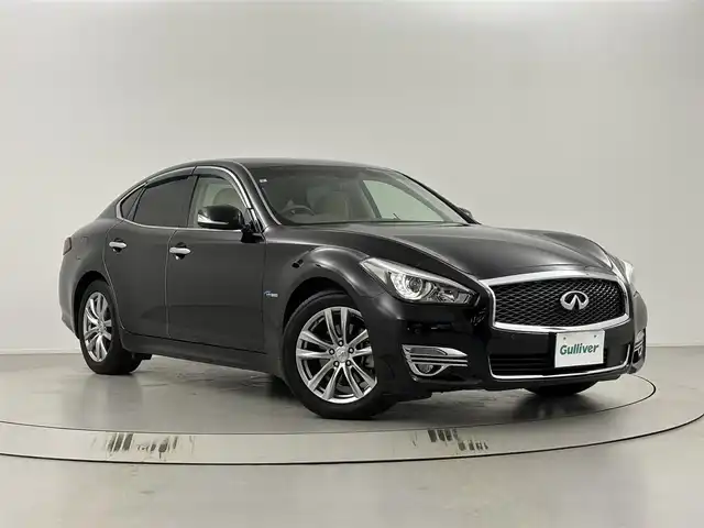 日産 フーガ ハイブリッド 埼玉県 2015(平27)年 3.8万km スーパーブラック 純正ナビ(フルセグ/CD/AM/FM)/ビルトインETC/前方ドライブレコーダー/アラウンドビューモニター/シートメモリー/パワーシートD+N席/純正アルミホイール１８インチ/レーダークルーズコントロール/コーナーセンサー前後/ＬＥＤヘッドライト/プッシュスタート/スマートキー/フロアマット純正