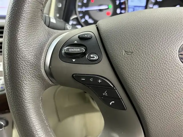 日産 フーガ ハイブリッド 埼玉県 2015(平27)年 3.8万km スーパーブラック 純正ナビ(フルセグ/CD/AM/FM)/ビルトインETC/前方ドライブレコーダー/アラウンドビューモニター/シートメモリー/パワーシートD+N席/純正アルミホイール１８インチ/レーダークルーズコントロール/コーナーセンサー前後/ＬＥＤヘッドライト/プッシュスタート/スマートキー/フロアマット純正