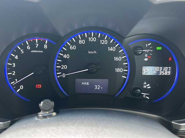 日産 エルグランド 250ハイウェイスター 埼玉県 2012(平24)年 10.4万km ファントムブラック (株)IDOMが運営する【じしゃロン熊谷店】の自社ローン専用車両になりますこちらは現金またはオートローンご利用時の価格です。自社ローンご希望の方は別途その旨お申付け下さい/純正SDナビ/（フルセグTV/Bluetooth/AM/FM/CD/DVD/AUX)/バックカメラ/ETC/両側パワースライドドア/ロールサンシェード/オットマン/プッシュスタート/スマートキースペアキー×1/純正ドアバイザー/LEDオートヘッドライト/車両・ナビ取扱説明書/保証書