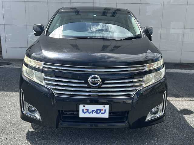 日産 エルグランド 250ハイウェイスター 埼玉県 2012(平24)年 10.4万km ファントムブラック (株)IDOMが運営する【じしゃロン熊谷店】の自社ローン専用車両になりますこちらは現金またはオートローンご利用時の価格です。自社ローンご希望の方は別途その旨お申付け下さい/純正SDナビ/（フルセグTV/Bluetooth/AM/FM/CD/DVD/AUX)/バックカメラ/ETC/両側パワースライドドア/ロールサンシェード/オットマン/プッシュスタート/スマートキースペアキー×1/純正ドアバイザー/LEDオートヘッドライト/車両・ナビ取扱説明書/保証書