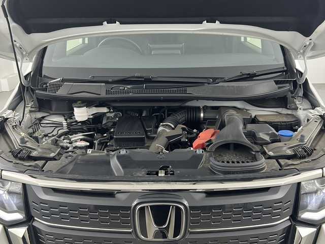 ホンダ ステップワゴン スパーダ 愛知県 2023(令5)年 0.6万km パール ワンオーナー/純正8インチナビ/（CD/DVD/Bluetooth/フルセグTV/USB/SD)/全方位カメラ/ホンダセンシング/・衝突軽減ブレーキ/・レーンキープアシスト/・オートマチックハイビーム/・ブラインドスポットモニター/・追従式クルーズコントロール/ETC/前後ドライブレコーダー/両側電動スライドドア/シートヒーター/オットマン/ＬＥＤヘッドライト/パドルシフト/電動リアゲート/スマートキー/純正アルミホイール