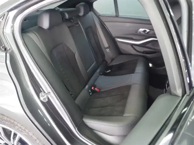 ＢＭＷ ３２０ｄ xDrive Mスポーツ 兵庫県 2021(令3)年 4万km ミネラルグレー ブラックキドニーグリル/ハイラインパッケージ/黒革/シートヒーター/パワーシート/ドライビング・アシスト・プロフェッショナル：/トラフィック・サイン・アシスト（速度制限認識）/ ACC／アクティブ・クルーズ・コントロール（ストップ&ゴー機能付）/ステアリング&レーン・コントロール・アシスト/レーン・ディパーチャー・ウォーニング（車線逸脱警告システム）/レーン・チェンジ・ウォーニング/レーン・チェンジ・アシスト/クロス・トラフィック・ウォーニング（フロント&リヤ）/前車接近警告機能/後車衝突警告機能/衝突回避・被害軽減ブレーキ（事故回避アシスト付）/アクティブ・サイド・コリジョン・プロテクション/エマージェンシー・ストップ・アシスト/純正ナビ/全方位カメラ/ETC/スマートキー/LEDヘッドライト/前後ドライブレコーダー
