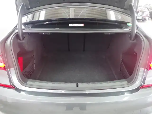 ＢＭＷ ３２０ｄ xDrive Mスポーツ 兵庫県 2021(令3)年 4万km ミネラルグレー ブラックキドニーグリル/ハイラインパッケージ/黒革/シートヒーター/パワーシート/ドライビング・アシスト・プロフェッショナル：/トラフィック・サイン・アシスト（速度制限認識）/ ACC／アクティブ・クルーズ・コントロール（ストップ&ゴー機能付）/ステアリング&レーン・コントロール・アシスト/レーン・ディパーチャー・ウォーニング（車線逸脱警告システム）/レーン・チェンジ・ウォーニング/レーン・チェンジ・アシスト/クロス・トラフィック・ウォーニング（フロント&リヤ）/前車接近警告機能/後車衝突警告機能/衝突回避・被害軽減ブレーキ（事故回避アシスト付）/アクティブ・サイド・コリジョン・プロテクション/エマージェンシー・ストップ・アシスト/純正ナビ/全方位カメラ/ETC/スマートキー/LEDヘッドライト/前後ドライブレコーダー