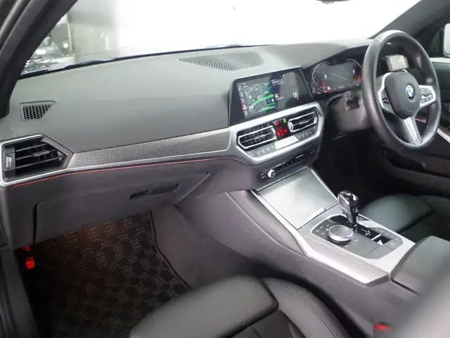 ＢＭＷ ３２０ｄ xDrive Mスポーツ 兵庫県 2021(令3)年 4万km ミネラルグレー ブラックキドニーグリル/ハイラインパッケージ/黒革/シートヒーター/パワーシート/ドライビング・アシスト・プロフェッショナル：/トラフィック・サイン・アシスト（速度制限認識）/ ACC／アクティブ・クルーズ・コントロール（ストップ&ゴー機能付）/ステアリング&レーン・コントロール・アシスト/レーン・ディパーチャー・ウォーニング（車線逸脱警告システム）/レーン・チェンジ・ウォーニング/レーン・チェンジ・アシスト/クロス・トラフィック・ウォーニング（フロント&リヤ）/前車接近警告機能/後車衝突警告機能/衝突回避・被害軽減ブレーキ（事故回避アシスト付）/アクティブ・サイド・コリジョン・プロテクション/エマージェンシー・ストップ・アシスト/純正ナビ/全方位カメラ/ETC/スマートキー/LEDヘッドライト/前後ドライブレコーダー