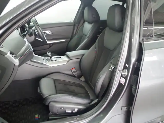 ＢＭＷ ３２０ｄ xDrive Mスポーツ 兵庫県 2021(令3)年 4万km ミネラルグレー ブラックキドニーグリル/ハイラインパッケージ/黒革/シートヒーター/パワーシート/ドライビング・アシスト・プロフェッショナル：/トラフィック・サイン・アシスト（速度制限認識）/ ACC／アクティブ・クルーズ・コントロール（ストップ&ゴー機能付）/ステアリング&レーン・コントロール・アシスト/レーン・ディパーチャー・ウォーニング（車線逸脱警告システム）/レーン・チェンジ・ウォーニング/レーン・チェンジ・アシスト/クロス・トラフィック・ウォーニング（フロント&リヤ）/前車接近警告機能/後車衝突警告機能/衝突回避・被害軽減ブレーキ（事故回避アシスト付）/アクティブ・サイド・コリジョン・プロテクション/エマージェンシー・ストップ・アシスト/純正ナビ/全方位カメラ/ETC/スマートキー/LEDヘッドライト/前後ドライブレコーダー