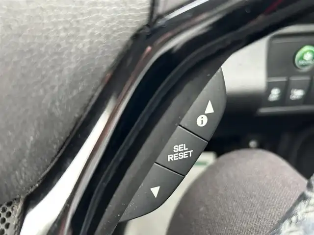 ホンダ ヴェゼル ハイブリッド X 山形県 2015(平27)年 5万km ホワイトオーキッドパール 純正ナビ/(BT/CD/DVD/ワンセグ)/バックカメラ/クルーズコントロール/シティブレーキアクティブシステムセンサー/LEDヘッドランプ/オートライト/オートエアコン/本革巻きステアリング/ステアリングスイッチ/パドルシフト/電動パーキングブレーキ/オートブレーキホールド/前席シートヒーター/純正16インチAW