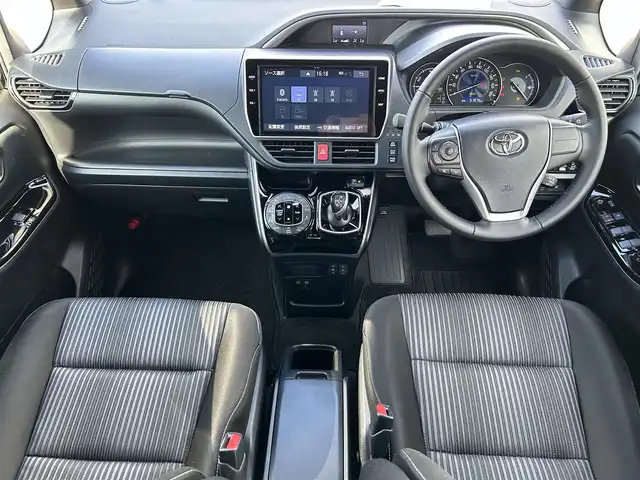 トヨタ ヴォクシー ハイブリッド ZS 煌Ⅱ 奈良県 2020(令2)年 5.2万km ブラック ワンオーナー /純正10型ナビ /12.1型フリップダウン /ビルトインETC2.0 /フルセグTV /クリアランスソナー /両側パワースライドドア /衝突被害軽減システム /三眼ヘッドライト /前席シートヒーター