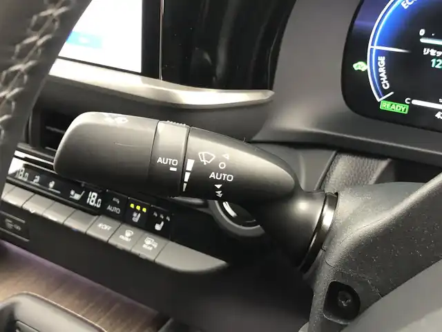 トヨタ クラウン Z 愛知県 2024(令6)年 0.5万km プレシャスブラックパール 純正12.3インチコネクテッドナビ付ディスプレイオーディオ/フルセグTV/トヨタプレミアムサウンド/パノラミックビューモニター/HUD/デジタルインナーミラー/おくだけ充電/ビルトインETC2.0/パノラマルーフ/後席電動サンシェード/後席マルチオペレーションパネル/ステアリングヒーター/パワーシート（全席）/シートポジションメモリ機能（D席）/シートヒーター（全席）/ベンチレーション（全席）/純正フロアマット（ロイヤルタイプ）/4眼LEDヘッドライト/フォグランプ（前後）/純正19インチアルミホイール（ハイパークロームメタリック塗装）/トヨタチームメイト/　　・アドバンストドライブ/トヨタセーフティセンス　　/　　・プリクラッシュセーフティ/　　・レーントレーシングアシスト/　　・レーンディバーチャーアラート/　　・レーダークルーズコントロール/　　・ロードサインアシスト/　　・オートマチックハイビーム/クリアランスソナー