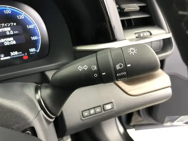 トヨタ クラウン Z 愛知県 2024(令6)年 0.5万km プレシャスブラックパール 純正12.3インチコネクテッドナビ付ディスプレイオーディオ/フルセグTV/トヨタプレミアムサウンド/パノラミックビューモニター/HUD/デジタルインナーミラー/おくだけ充電/ビルトインETC2.0/パノラマルーフ/後席電動サンシェード/後席マルチオペレーションパネル/ステアリングヒーター/パワーシート（全席）/シートポジションメモリ機能（D席）/シートヒーター（全席）/ベンチレーション（全席）/純正フロアマット（ロイヤルタイプ）/4眼LEDヘッドライト/フォグランプ（前後）/純正19インチアルミホイール（ハイパークロームメタリック塗装）/トヨタチームメイト/　　・アドバンストドライブ/トヨタセーフティセンス　　/　　・プリクラッシュセーフティ/　　・レーントレーシングアシスト/　　・レーンディバーチャーアラート/　　・レーダークルーズコントロール/　　・ロードサインアシスト/　　・オートマチックハイビーム/クリアランスソナー