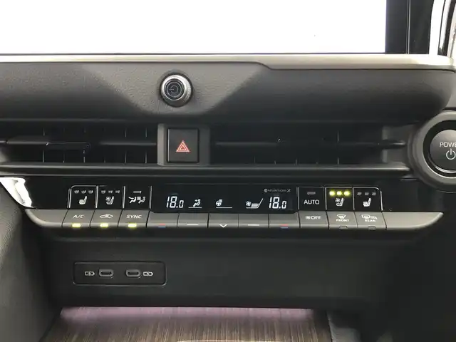 トヨタ クラウン Z 愛知県 2024(令6)年 0.5万km プレシャスブラックパール 純正12.3インチコネクテッドナビ付ディスプレイオーディオ/フルセグTV/トヨタプレミアムサウンド/パノラミックビューモニター/HUD/デジタルインナーミラー/おくだけ充電/ビルトインETC2.0/パノラマルーフ/後席電動サンシェード/後席マルチオペレーションパネル/ステアリングヒーター/パワーシート（全席）/シートポジションメモリ機能（D席）/シートヒーター（全席）/ベンチレーション（全席）/純正フロアマット（ロイヤルタイプ）/4眼LEDヘッドライト/フォグランプ（前後）/純正19インチアルミホイール（ハイパークロームメタリック塗装）/トヨタチームメイト/　　・アドバンストドライブ/トヨタセーフティセンス　　/　　・プリクラッシュセーフティ/　　・レーントレーシングアシスト/　　・レーンディバーチャーアラート/　　・レーダークルーズコントロール/　　・ロードサインアシスト/　　・オートマチックハイビーム/クリアランスソナー