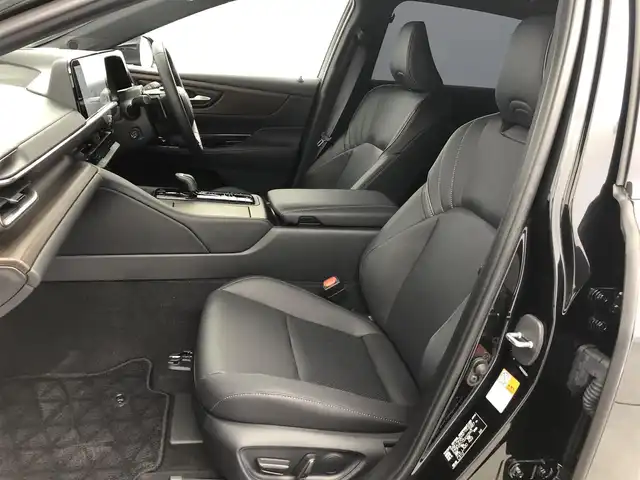 トヨタ クラウン Z 愛知県 2024(令6)年 0.5万km プレシャスブラックパール 純正12.3インチコネクテッドナビ付ディスプレイオーディオ/フルセグTV/トヨタプレミアムサウンド/パノラミックビューモニター/HUD/デジタルインナーミラー/おくだけ充電/ビルトインETC2.0/パノラマルーフ/後席電動サンシェード/後席マルチオペレーションパネル/ステアリングヒーター/パワーシート（全席）/シートポジションメモリ機能（D席）/シートヒーター（全席）/ベンチレーション（全席）/純正フロアマット（ロイヤルタイプ）/4眼LEDヘッドライト/フォグランプ（前後）/純正19インチアルミホイール（ハイパークロームメタリック塗装）/トヨタチームメイト/　　・アドバンストドライブ/トヨタセーフティセンス　　/　　・プリクラッシュセーフティ/　　・レーントレーシングアシスト/　　・レーンディバーチャーアラート/　　・レーダークルーズコントロール/　　・ロードサインアシスト/　　・オートマチックハイビーム/クリアランスソナー