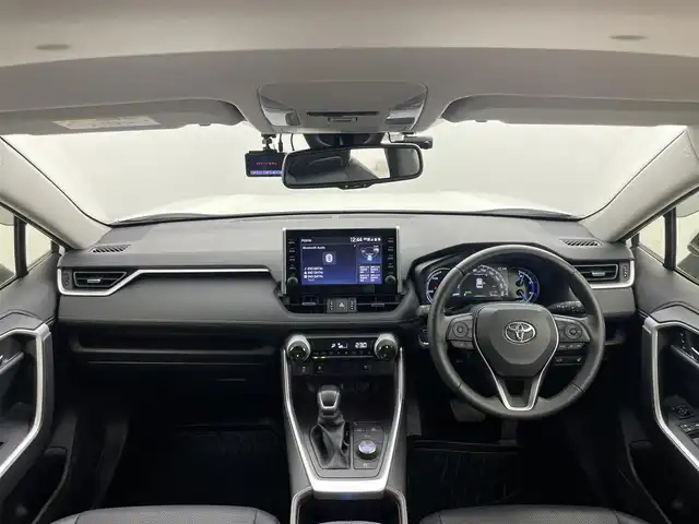 トヨタ ＲＡＶ４ ハイブリッドG 岡山県 2022(令4)年 2.9万km ホワイトパールクリスタルシャイン 純正９インチディスプレイオーディオ/（BT/USB/Carplay/IPod)/衝突軽減ブレーキ/全周囲カメラ/追従型クルーズコントロール/レーンキープアシスト/踏み間違い防止/コーナーセンサー/ブラインドスポットモニター/モデリスタ（前・横・後下）/ルーフレール/シートヒーター(運転席・助手席）/エアシート（運転席・助手席）/電動リアゲート/ステアリングヒーター/ドライブレコーダー（前・後）/パワーシート/電動リアゲート/ＬＥＤヘッドライト/オートハイビーム/オートライト/フォグランプ/プッシュスタート/ビルトインＥＴＣ/スマートキー×1/アイドリングストップ/純正フロアマット/純正18インチAW/ISOFIX/ステアリングスイッチ/チルトステアリング/シートリフター/ウインカーミラー/ドアバイザー/新車保証書/取扱説明書/スペアキー×１