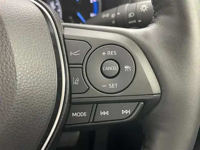 トヨタ ＲＡＶ４ ハイブリッドG 岡山県 2022(令4)年 2.9万km ホワイトパールクリスタルシャイン 純正９インチディスプレイオーディオ/（BT/USB/Carplay/IPod)/衝突軽減ブレーキ/全周囲カメラ/追従型クルーズコントロール/レーンキープアシスト/踏み間違い防止/コーナーセンサー/ブラインドスポットモニター/モデリスタ（前・横・後下）/ルーフレール/シートヒーター(運転席・助手席）/エアシート（運転席・助手席）/電動リアゲート/ステアリングヒーター/ドライブレコーダー（前・後）/パワーシート/電動リアゲート/ＬＥＤヘッドライト/オートハイビーム/オートライト/フォグランプ/プッシュスタート/ビルトインＥＴＣ/スマートキー×1/アイドリングストップ/純正フロアマット/純正18インチAW/ISOFIX/ステアリングスイッチ/チルトステアリング/シートリフター/ウインカーミラー/ドアバイザー/新車保証書/取扱説明書/スペアキー×１