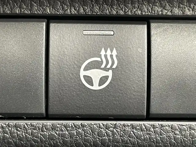 トヨタ ＲＡＶ４ ハイブリッドG 岡山県 2022(令4)年 2.9万km ホワイトパールクリスタルシャイン 純正９インチディスプレイオーディオ/（BT/USB/Carplay/IPod)/衝突軽減ブレーキ/全周囲カメラ/追従型クルーズコントロール/レーンキープアシスト/踏み間違い防止/コーナーセンサー/ブラインドスポットモニター/モデリスタ（前・横・後下）/ルーフレール/シートヒーター(運転席・助手席）/エアシート（運転席・助手席）/電動リアゲート/ステアリングヒーター/ドライブレコーダー（前・後）/パワーシート/電動リアゲート/ＬＥＤヘッドライト/オートハイビーム/オートライト/フォグランプ/プッシュスタート/ビルトインＥＴＣ/スマートキー×1/アイドリングストップ/純正フロアマット/純正18インチAW/ISOFIX/ステアリングスイッチ/チルトステアリング/シートリフター/ウインカーミラー/ドアバイザー/新車保証書/取扱説明書/スペアキー×１