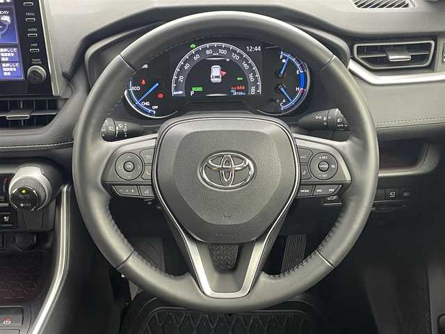 トヨタ ＲＡＶ４ ハイブリッドG 福岡県 2022(令4)年 2.9万km ホワイトパールクリスタルシャイン 純正９インチディスプレイオーディオ/（BT/USB/Carplay/IPod)/衝突軽減ブレーキ/全周囲カメラ/追従型クルーズコントロール/レーンキープアシスト/踏み間違い防止/コーナーセンサー/ブラインドスポットモニター/モデリスタ（前・横・後下）/ルーフレール/シートヒーター(運転席・助手席）/エアシート（運転席・助手席）/電動リアゲート/ステアリングヒーター/ドライブレコーダー（前・後）/パワーシート/電動リアゲート/ＬＥＤヘッドライト/オートハイビーム/オートライト/フォグランプ/プッシュスタート/ビルトインＥＴＣ/スマートキー×1/アイドリングストップ/純正フロアマット/純正18インチAW/ISOFIX/ステアリングスイッチ/チルトステアリング/シートリフター/ウインカーミラー/ドアバイザー/新車保証書/取扱説明書/スペアキー×１
