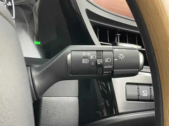 レクサス ＥＳ 300h バージョンL 埼玉県 2024(令6)年 1万km ソニッククォーツ マークレビンソン　サンルーフ　キャメルレザー　パノラミックビューモニター　１２．３インチナビ　ワイヤレス充電　三眼ＬＥＤヘッドライト　パワートランク　シートヒーター　ベンチレーション　ＨＵＤ　ＢＳＭ
