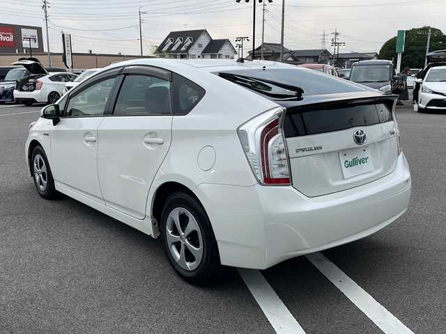 トヨタ プリウス S 岐阜県 2012(平24)年 3.8万km ホワイトパールクリスタルシャイン 登録時走行距離38097km/純正オーディオ　/キセノンライト　/オートライト　/純正１５インチアルミホイール　/ＡＢＳ　/プッシュスタート　/スマートキー　/純正フロアマット　/ドアバイザー　/Ｗエアバッグ　/ステアリングスイッチ　/パワーウィンドウ/パワーステアリング