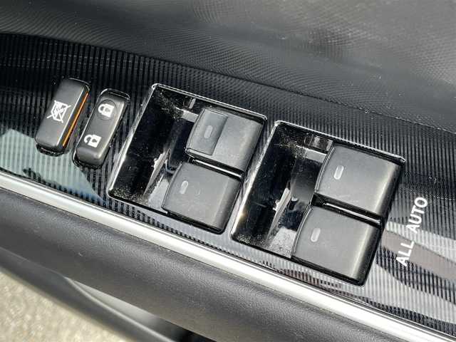 トヨタ エスティマ アエラス スマート 群馬県 2016(平28)年 6.3万km スパークリングブラックパールクリスタルシャイン トヨタセーフティーセンス/・衝突軽減ブレーキ/・クリアランスソナー/・車線逸脱/・横滑り防止/・クルーズコントロール/・オートライト/・オートマチックハイビーム/純正9インチナビ/・AM/FM/SD/MSV/・フルセグTV/ CD/DVD/・Bluetooth/LEDヘッドライト/両側電動スライドドア/パワーバックドア/４WD/純正ビルトインETC/前席シートヒーター/純正フロアマット/純正ドアバイザー/純正18インチアルミホイール/プッシュスタート/スマートキー