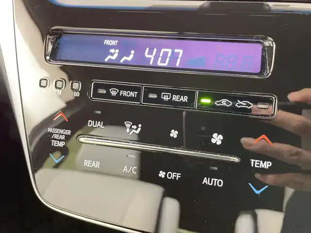 トヨタ エスティマ アエラス スマート 道央・札幌 2016(平28)年 6.3万km スパークリングブラックパールクリスタルシャイン トヨタセーフティーセンス/・衝突軽減ブレーキ/・クリアランスソナー/・車線逸脱/・横滑り防止/・クルーズコントロール/・オートライト/・オートマチックハイビーム/純正9インチナビ/・AM/FM/SD/MSV/・フルセグTV/ CD/DVD/・Bluetooth/LEDヘッドライト/両側電動スライドドア/パワーバックドア/４WD/純正ビルトインETC/前席シートヒーター/純正フロアマット/純正ドアバイザー/純正18インチアルミホイール/プッシュスタート/スマートキー