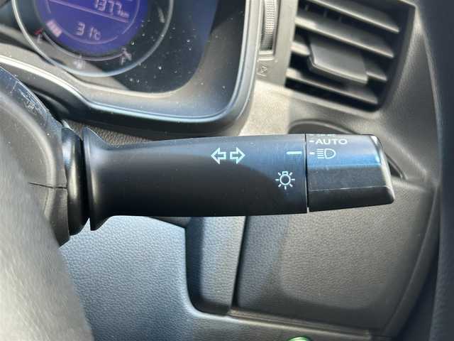 ホンダ フィット 13G Fパッケージ 静岡県 2016(平28)年 5.3万km クリスタルブラックパール Ｆパッケージ/純正ＧＡＴＨＥＲＳナビ/ＴＶ/バックカメラ/ＥＴＣ/プッシュスタート/スマートキー/ＬＥＤヘッドライト/電動格納ミラー/オートリトラミラー/盗難防止装置/純正フロアマット/ドアバイザー/アームレスト