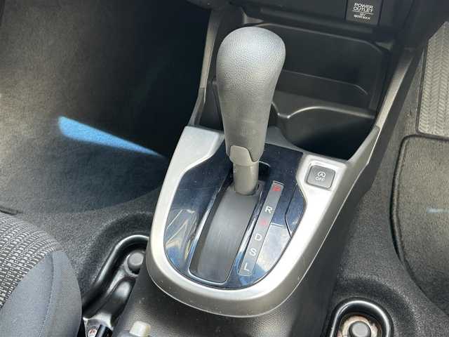 ホンダ フィット 13G Fパッケージ 静岡県 2016(平28)年 5.3万km クリスタルブラックパール Ｆパッケージ/純正ＧＡＴＨＥＲＳナビ/ＴＶ/バックカメラ/ＥＴＣ/プッシュスタート/スマートキー/ＬＥＤヘッドライト/電動格納ミラー/オートリトラミラー/盗難防止装置/純正フロアマット/ドアバイザー/アームレスト