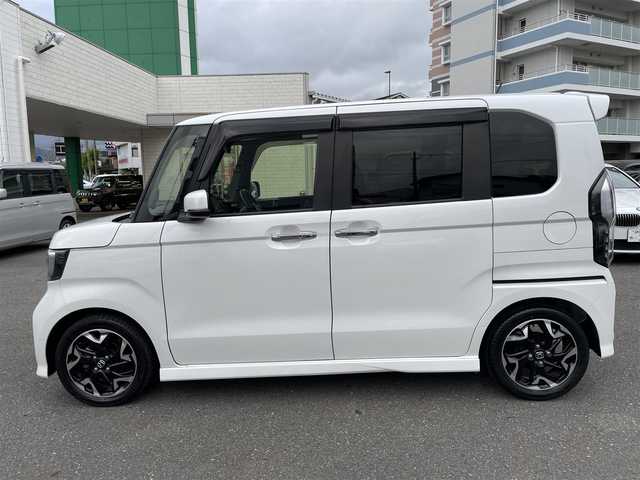 ホンダ Ｎ ＢＯＸ カスタム G L ターボ ホンダセンシング 静岡県 2020(令2)年 3.3万km プラチナホワイトパール 両側パワースライドドア/純正8インチメモリナビ・フルセグTV/DVD/CD/SD/USB/Bluetooth/バックカメラ/純正エアロ/純正15インチアルミホイール/HONDA SENSING/・アダプティブクルーズコントロール（ACC）/・衝突軽減ブレーキ（CMBS）/・車線維持支援システム（LKAS）/・誤発進抑制機能/・先行車発進お知らせ機能/・オートハイビーム/・標識認識機能/ハーフレザーシート/パドルシフト/ビルトインETC/LEDライト/スマートキー2個/プッシュスタート/新車時保証書/取扱説明書/ナビ取扱説明書