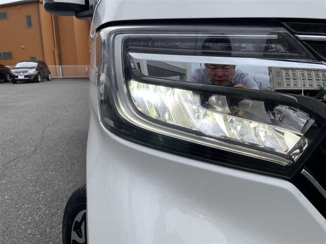 ホンダ Ｎ ＢＯＸ カスタム G L ターボ ホンダセンシング 静岡県 2020(令2)年 3.3万km プラチナホワイトパール 両側パワースライドドア/純正8インチメモリナビ・フルセグTV/DVD/CD/SD/USB/Bluetooth/バックカメラ/純正エアロ/純正15インチアルミホイール/HONDA SENSING/・アダプティブクルーズコントロール（ACC）/・衝突軽減ブレーキ（CMBS）/・車線維持支援システム（LKAS）/・誤発進抑制機能/・先行車発進お知らせ機能/・オートハイビーム/・標識認識機能/ハーフレザーシート/パドルシフト/ビルトインETC/LEDライト/スマートキー2個/プッシュスタート/新車時保証書/取扱説明書/ナビ取扱説明書