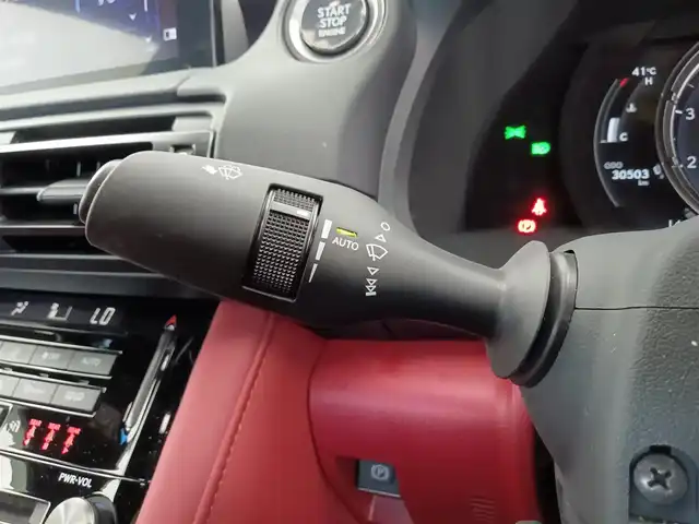 レクサス ＩＳ 350 Fスポーツ 愛知県 2022(令4)年 3.1万km ホワイトノーヴァガラスフレーク 純正12.3インチナビ/(CD/DVD/フルセグTV/Bluetooth)/・パノラミックビューモニター/・レクサスセーフティシステム/・レーンキープアシスト/・プリクラッシュセーフティ/・レーダークルーズコントロール/・オートマチックハイビーム/・ブラインドスポットモニター/・クリアランスソナー/・ETC/・ドライブレコーダー/・レザーシート/・シートヒーター/・パワーシート/・ハンドルヒーター/・純正フロアマット/・純正19インチアルミホイール/・パドルシフト/・