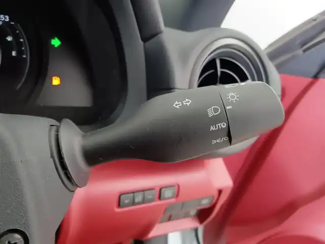 レクサス ＩＳ 350 Fスポーツ 愛知県 2022(令4)年 3.1万km ホワイトノーヴァガラスフレーク 純正12.3インチナビ/(CD/DVD/フルセグTV/Bluetooth)/・パノラミックビューモニター/・レクサスセーフティシステム/・レーンキープアシスト/・プリクラッシュセーフティ/・レーダークルーズコントロール/・オートマチックハイビーム/・ブラインドスポットモニター/・クリアランスソナー/・ETC/・ドライブレコーダー/・レザーシート/・シートヒーター/・パワーシート/・ハンドルヒーター/・純正フロアマット/・純正19インチアルミホイール/・パドルシフト/・