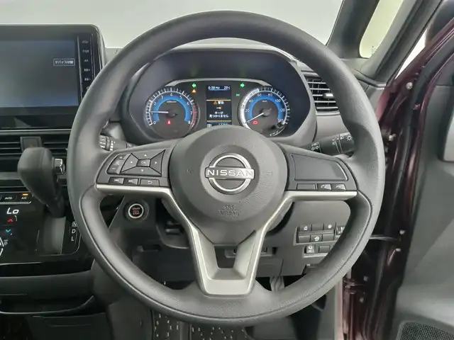 日産 ルークス ハイウェイスター X 愛知県 2023(令5)年 1.3万km パープルＭ エマージェンシーブレーキ/・車線逸脱警報システム/・先行車発進システム/・クリアランスソナー/・標識認識機能/・先行車発進お知らせ機/・車線逸脱警報能/純正ディスプレイオーディオ/（Bluetooth/AppleCarPlay）/全方位カメラ/純正ドライブレコーダー（ナビ連動・フロント・インカメラ）/片側パワースライドドア/純正LEDライト/純正フロアマット/純正AW/オートライト/オートマチックハイビーム/ETC/ロールサンシェード/ドアバザー/スマートキー