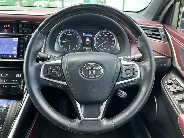 トヨタ ハリアー プレミアム 香川県 2018(平30)年 5.2万km ホワイトパールクリスタルシャイン トヨタセーフティーセンス/→衝突軽減ブレーキ/→レーダークルーズコントロール/→レーンディパーチャーアラート/→オートマチックハイビーム/ECLIPSE7インチナビ/→DVD/CD/→フルセグTV/→Bluetooth/パワーバックドア/バックカメラ/ハーフレザーシート/革巻きステアリング/ステアリングリモコン/電動格納ウィンカーミラー/PWオールオート/ETC/プッシュスタート/バイザー/ISOFIX
