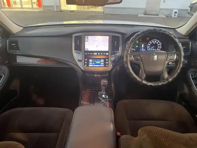 トヨタ クラウン ハイブリッド ロイヤルサルーン 新潟県 2014(平26)年 16.3万km ホワイトパールクリスタルシャイン メモリナビ/ワンセグテレビ/バックカメラ/純正ホイール夏タイヤ装着/社外ホイールスタッドレスタイヤ車載/ウィンカーミラー/ステアリングヒーター/運転席助手席シートヒーター/レーダークルーズコントロール/ドアバイザー/プッシュスタート/プリクラッシュセーフティー/ETC/ドライブレコーダー/フロアマット/スペアキー1個
