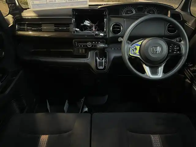 ホンダ Ｎ ＢＯＸ G L ホンダセンシング 秋田県 2018(平30)年 10.3万km プラチナホワイトパール (株)IDOMが運営する【じしゃロン秋田店】の自社ローン専用車両になりますこちらは現金またはオートローンご利用時の価格です。自社ローンご希望の方は別途その旨お申付け下さい/ウィンカーミラー/クルーズコントロール/ドアバイザー/プッシュスタート/片側パワースライドドア/ETC/シートヒーター/スマートキー/フォグランプ