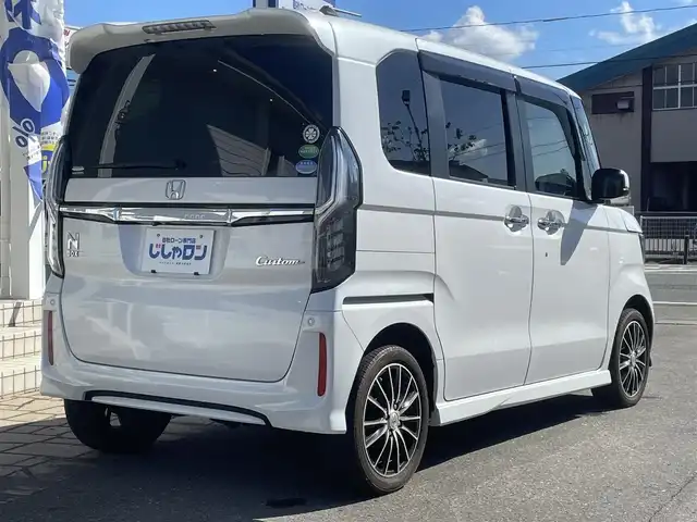ホンダ Ｎ ＢＯＸ G L ホンダセンシング 秋田県 2018(平30)年 10.3万km プラチナホワイトパール (株)IDOMが運営する【じしゃロン秋田店】の自社ローン専用車両になりますこちらは現金またはオートローンご利用時の価格です。自社ローンご希望の方は別途その旨お申付け下さい/ウィンカーミラー/クルーズコントロール/ドアバイザー/プッシュスタート/片側パワースライドドア/ETC/シートヒーター/スマートキー/フォグランプ
