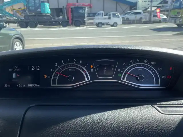 ホンダ Ｎ ＢＯＸ G L ホンダセンシング 秋田県 2018(平30)年 10.3万km プラチナホワイトパール (株)IDOMが運営する【じしゃロン秋田店】の自社ローン専用車両になりますこちらは現金またはオートローンご利用時の価格です。自社ローンご希望の方は別途その旨お申付け下さい/ウィンカーミラー/クルーズコントロール/ドアバイザー/プッシュスタート/片側パワースライドドア/ETC/シートヒーター/スマートキー/フォグランプ