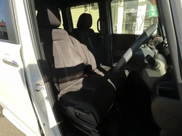 ホンダ Ｎ ＢＯＸ G L ホンダセンシング 秋田県 2018(平30)年 10.3万km プラチナホワイトパール (株)IDOMが運営する【じしゃロン秋田店】の自社ローン専用車両になりますこちらは現金またはオートローンご利用時の価格です。自社ローンご希望の方は別途その旨お申付け下さい/ウィンカーミラー/クルーズコントロール/ドアバイザー/プッシュスタート/片側パワースライドドア/ETC/シートヒーター/スマートキー/フォグランプ