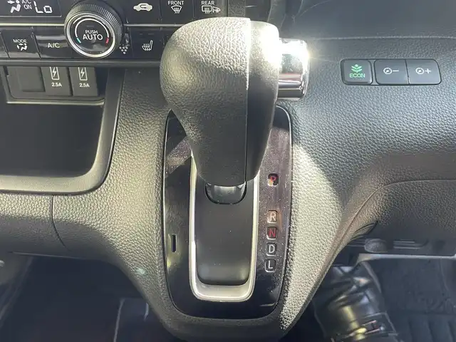 ホンダ Ｎ ＢＯＸ G L ホンダセンシング 秋田県 2018(平30)年 10.3万km プラチナホワイトパール (株)IDOMが運営する【じしゃロン秋田店】の自社ローン専用車両になりますこちらは現金またはオートローンご利用時の価格です。自社ローンご希望の方は別途その旨お申付け下さい/ウィンカーミラー/クルーズコントロール/ドアバイザー/プッシュスタート/片側パワースライドドア/ETC/シートヒーター/スマートキー/フォグランプ